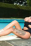 Chantelle Fox krijgt haar Stijve buit sloeg :Door: De zwembad