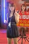 жесткая тайский девка Бонк жесткая без седла вверх ее напряженная Введите ворота Восточной analsex