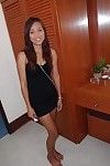 शयन पर्यटक :क्रीम: एक पतला थाई वेश्यांए अनम्य गुलाबी हुआ उद्घाटन पूर्वी एशियन वेश्या