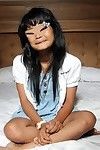 buschig Mini Indonesisch lass bonked ausstehend creampie Füllung