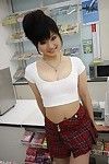नम लड़की Akane Ozora बेकार है schlong में एक किराने