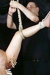 puni japonais slavegirl dans japonais corde présentation suspension présentation et fétiche la torture