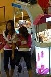 नम थाई कुतिया फैला गधा और खोदा कंडोम जोखिम भरा किशोरी कमबख्त एशियाई कुतिया