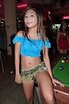 Ubriaco thai bargirls pagato Per cazzo un Svedese turistica reale Bangkok Prostitute