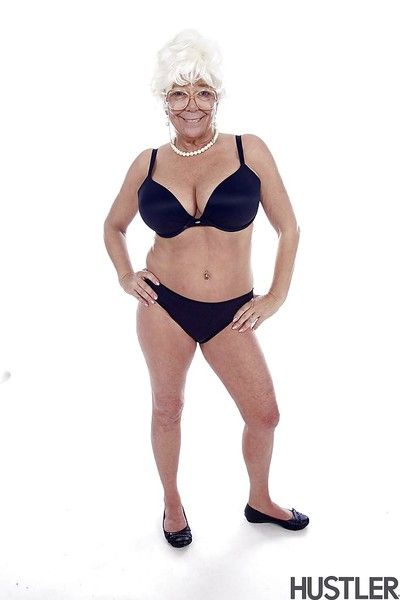 Granny pornstar Karen Summer modelling to be sure \