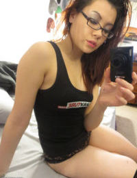 Nerdy Jap young Sydney Mai killing self shots of her naked front bumpers