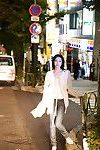 Noriko आओयामा चीनी है एक सच दिवा में फैशनेबल साटन कपड़े