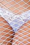 ทาส ไทย กลายเป็นทารก ลิลลี่ Koh unclothed ใน untamed สีขาว netting