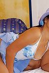 अपील जापानी किशोर चमक हंसमुख सूचक बहन और उछालभरी नितंबों