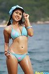 Pacific bikini juvenile Joon shows flat front and bumpers