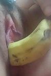 Séduisante Humide Orientale Chers se masturbe Avec banane