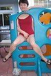 Pegajosa chino Sazonado keen a a mostrar su desnudo Cuerpo en al aire libre
