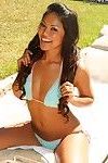 Willowy người nhật hotty trong Bikini sunbathing