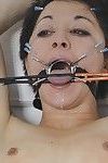 serviteur Mei Mara dans visage aiguille Tourment et médical fet