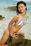 herrliche Thai jugendlich Beispiel in Bikini auf die Strand