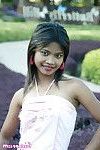 tailandés juvenil caso Tussinee toma revelando Fotos en Un notorio parque