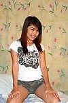 किशोरी filipina amplifies उसके बिना बालों वाली चूत करीब पर लाइव कैमरा