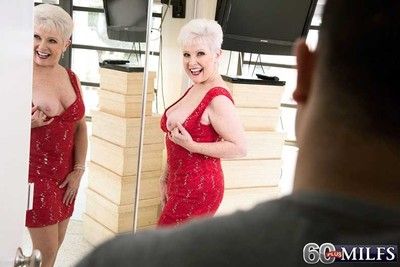 Granny marvel measures be useful to pretended young cock