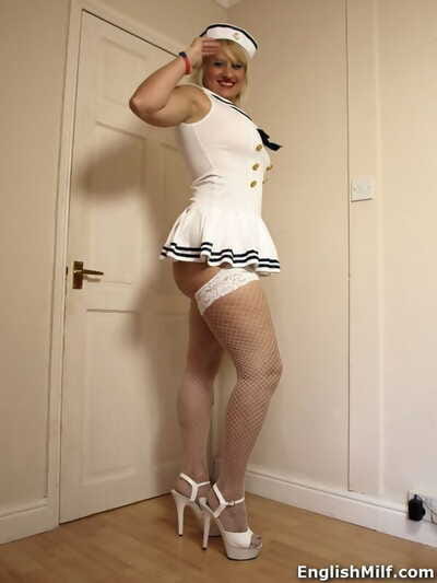 Doyenne blue-eyed Daniella English flashes will not hear of fat jam-packed with sailor equipment increased by fishnets
