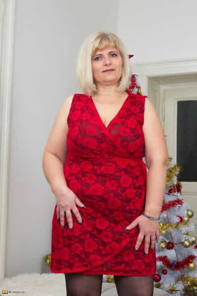 Mature blonde BBW shows missing say no to big thong adorned pain in the neck at Christmas