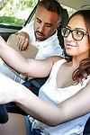 MILF Sara Luvv gets cunt ate in car and glasses clad face covered in jizz