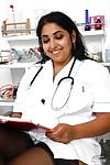 الدهون الهندي ممرضة أليس وامض سكرتيرات الملابس الداخلية في مستشفى