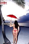 काले बाल वाली समुद्र तट चलनेवाली केरी मैरी उजागर बड़ी पॉर्न स्टार स्तन और गांड