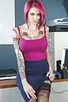 tatuado ruiva Beleza Anna Bell Picos apresentando ela Grande Peitos