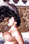 Gordito euro MILF Kerry Marie libera grandes pornstar Tetas de Bikini en Piscina