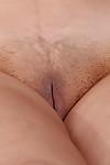 सेक्सी माँ कार्ला उजागर अच्छा बड़ी प्राकृतिक स्तनों और मैस्टर्बेटिंग