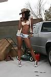 Ebony MILF babe Nyomi Banxxx strips outdoor to show her stunning body