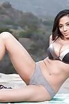 Stunning Latina Ariella Ferrera shows off her big juicy booty