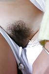बालों से भरपूर एमेच्योर lilou खींचती है नीचे सफेद जाँघिया के लिए बालों वाली योनी देख