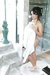 Completa bosomed latina Siena West Scivolare su Il suo Vestiti dopo doccia