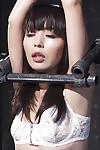 Asiatique cutie Marica Hase couvert dans Douloureux trombones le rattachement de et chaud La cire