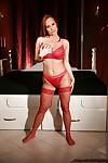 busty Bdsm Star Katy Parker Strippen zu Rot Strümpfe zu setzen pussy
