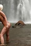 Skinny slender blonde Jesse Jane shows off her awesome naked shape
