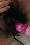 Travieso Asiático MILF Toshiko Shiraki Agradable su sin afeitar Coño Con Un vibrador