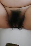 शरारती एशियाई , Toshiko Shiraki मनभावन उसके मुंडा योनी के साथ एक कम्पन या उत्तेजना यन्त्र