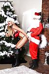 Christmas present from an wonderful amateur milf Kelly Madison