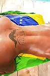 आकर्षक ब्राजील , हो जाता है उसके गीला चूत जोता :द्वारा: एक काले लंड