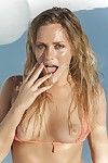outdoor anaal geslacht Scene met Mia Malkova en groot wang in De zwembad