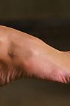 جينا بريسلي هو A القدم مولع فكرة مع توتسي البوب toes!