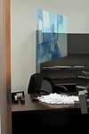 Capri Cavalli utilizzando un ufficio gloryhole