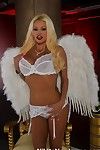 Titsy blonde ange Nikita Von james