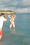 üst Boobsy porno yıldızları at Döküm Üzerinde Plaj