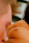 Kendall Karson obtient Un Humide visage après Un baise