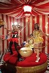 Brooklyn schaduw en haar vriendinnen in act van liefde circus