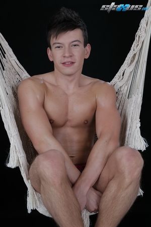 Raw: Hot Twink Sex In The Hammock, Flip-Flop Twink Fuck In The Bed!