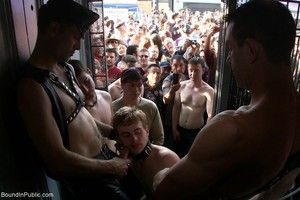 Slave gay gets tied up, stinko and fucked open-air in public